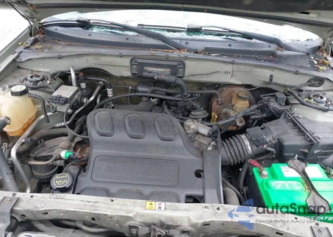 2003 Ford Escape Xls from USA, damaged, VIN 1FMYU92193KE08437